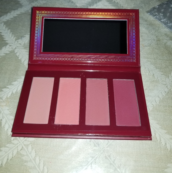 ACE BEAUTĒ BLUSHED IN PARADISE BLUSH PALETTE - Picture 3 of 3